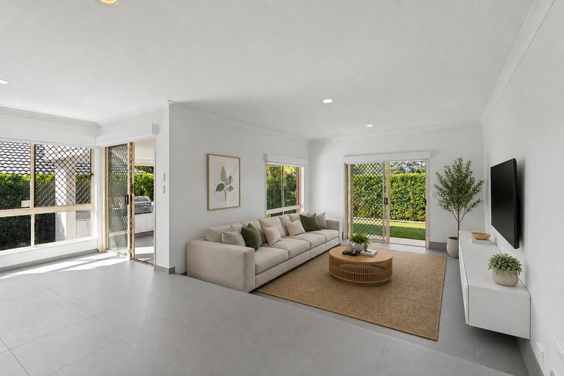 Photo - 29 Oxford Crescent, Bridgeman Downs QLD 4035 - Image 4