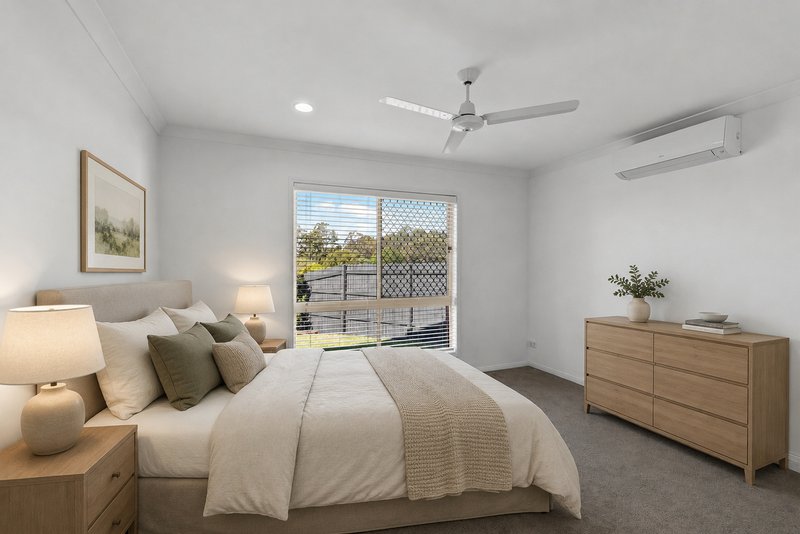 Photo - 29 Oxford Crescent, Bridgeman Downs QLD 4035 - Image 7