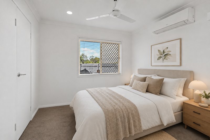 Photo - 29 Oxford Crescent, Bridgeman Downs QLD 4035 - Image 9