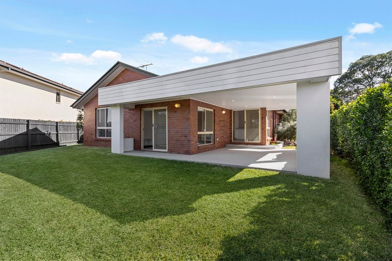 Photo - 29 Oxford Crescent, Bridgeman Downs QLD 4035 - Image 14