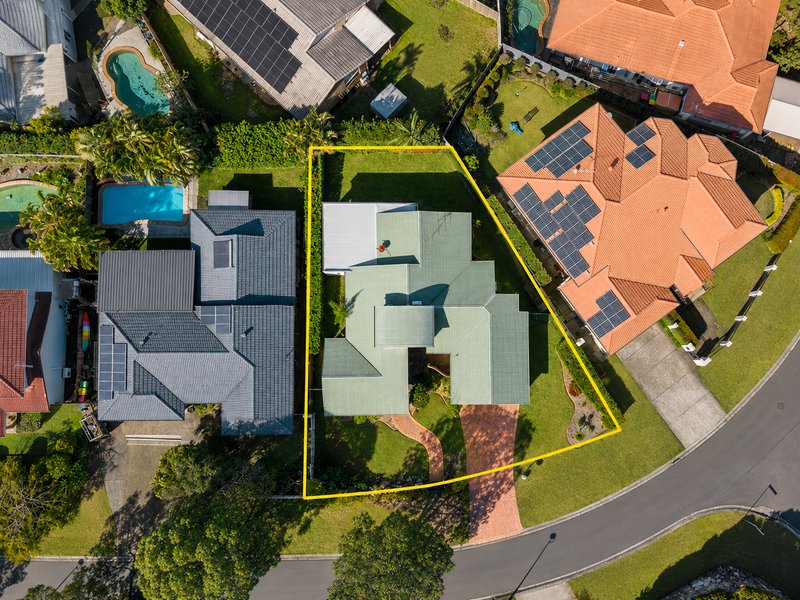 Photo - 29 Oxford Crescent, Bridgeman Downs QLD 4035 - Image 18