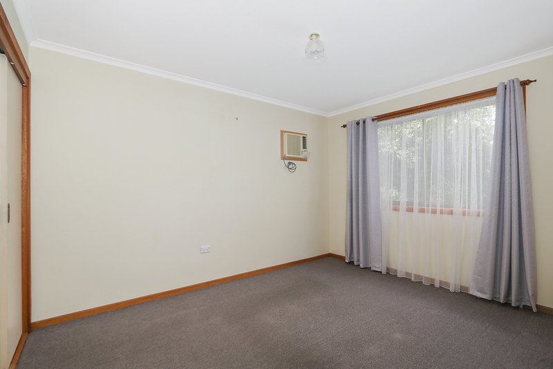 Photo - 2/9 Page Court, West Wodonga VIC 3690 - Image 2