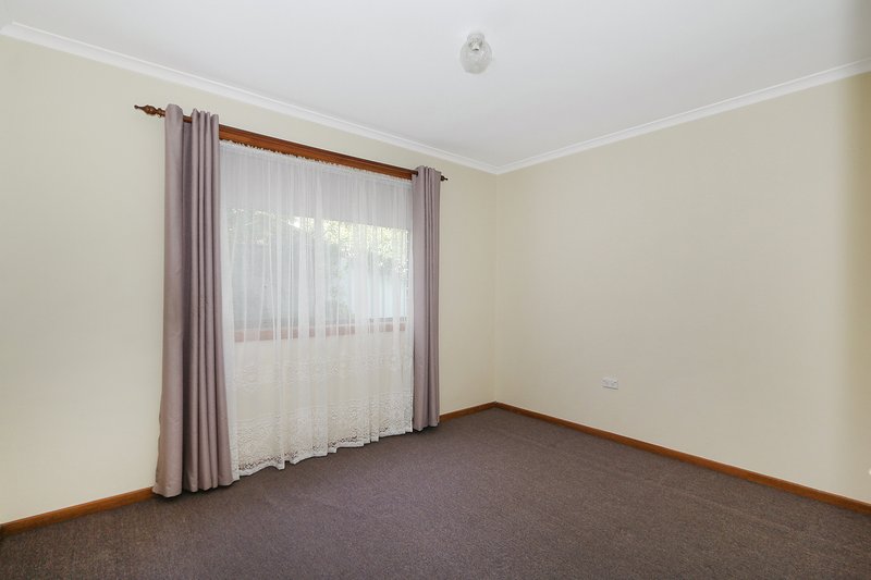 Photo - 2/9 Page Court, West Wodonga VIC 3690 - Image 7