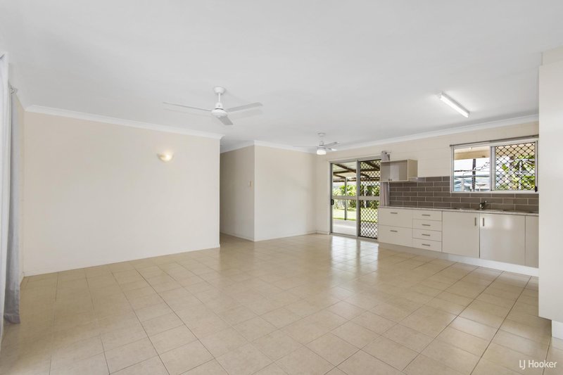 Photo - 29 Palm Drive, Deeragun QLD 4818 - Image 4