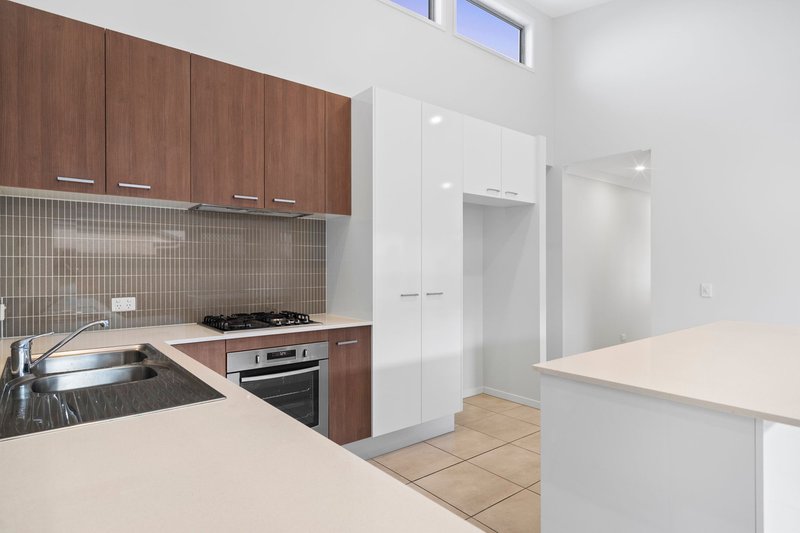 Photo - 29 Paperbark Crescent, Coomera QLD 4209 - Image 7