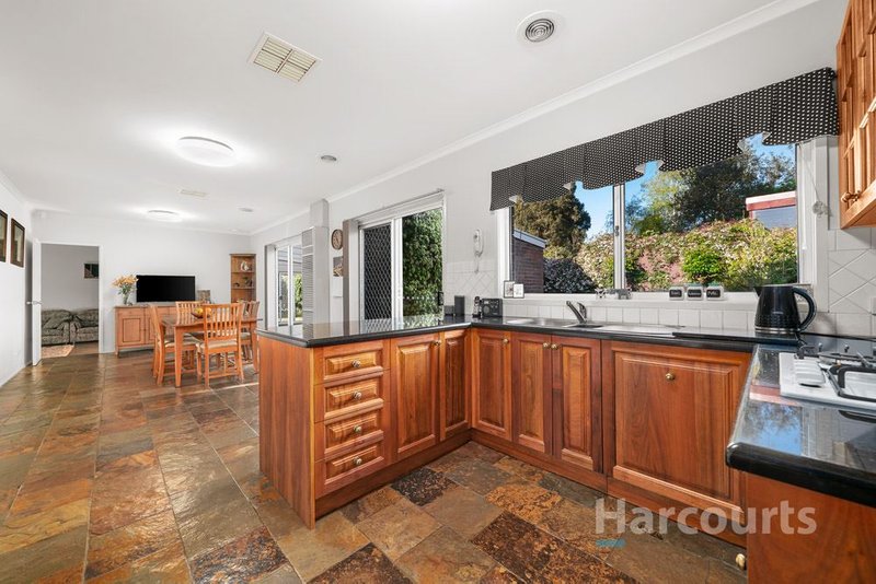 Photo - 29 Paperbark Place, Knoxfield VIC 3180 - Image 2