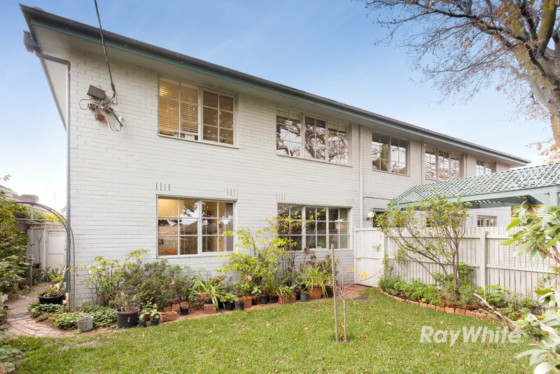 Photo - 2/9 Park Avenue, Glen Huntly VIC 3163 - Image 1