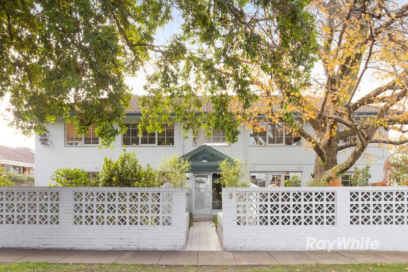 Photo - 2/9 Park Avenue, Glen Huntly VIC 3163 - Image 2