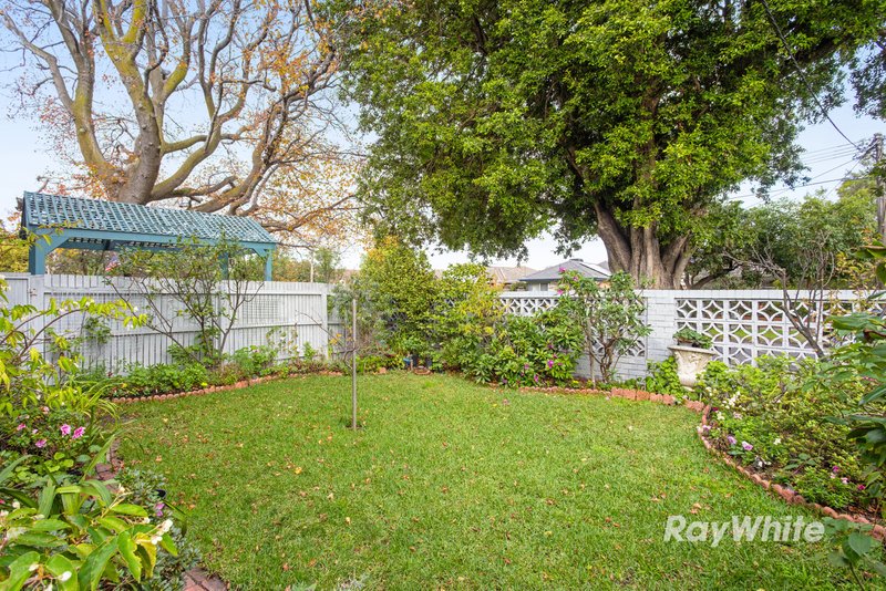 Photo - 2/9 Park Avenue, Glen Huntly VIC 3163 - Image 10
