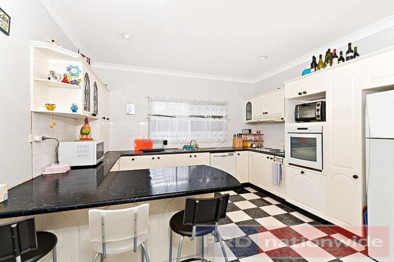 Photo - 29 Park Road, East Hills NSW 2213 - Image 4