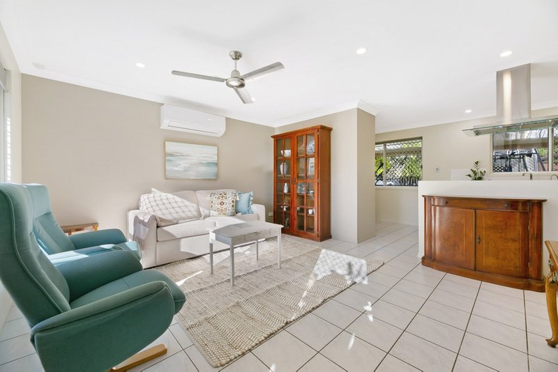 Photo - 29 Parklake Drive, Mudgeeraba QLD 4213 - Image 10