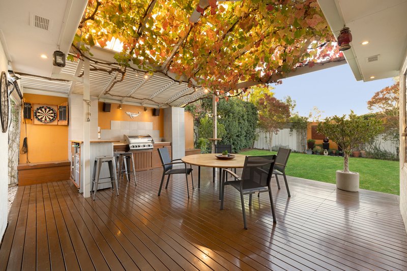 Photo - 29 Pascall Street, Mount Waverley VIC 3149 - Image 3
