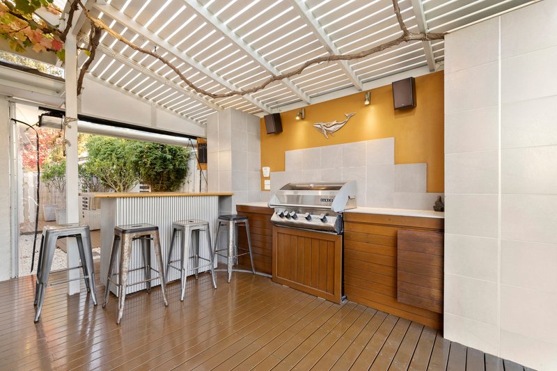 Photo - 29 Pascall Street, Mount Waverley VIC 3149 - Image 4