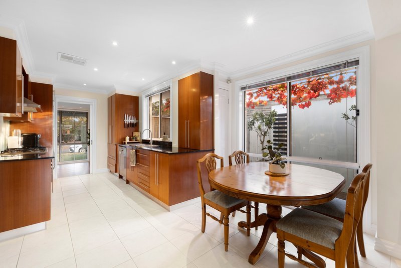 Photo - 29 Pascall Street, Mount Waverley VIC 3149 - Image 9