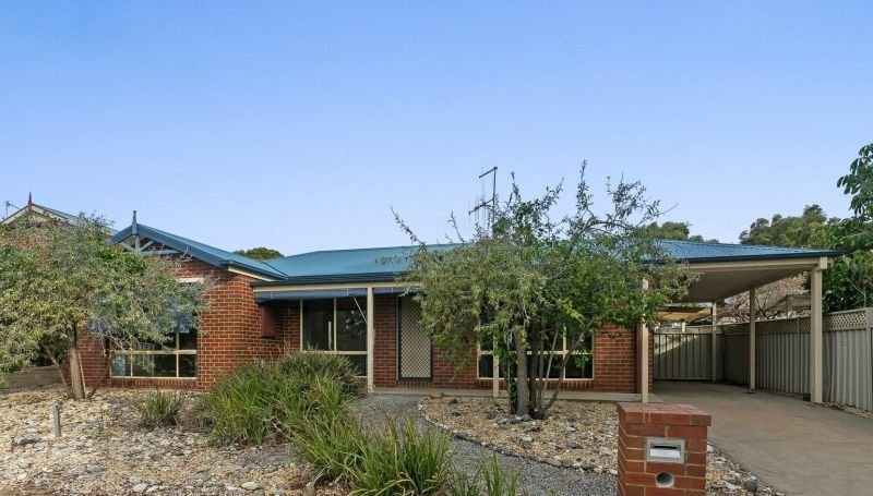 29 Pattison Drive, Kangaroo Flat VIC 3555