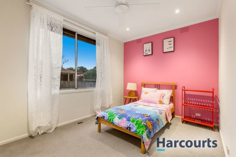 Photo - 29 Pentlowe Road, Wantirna South VIC 3152 - Image 6