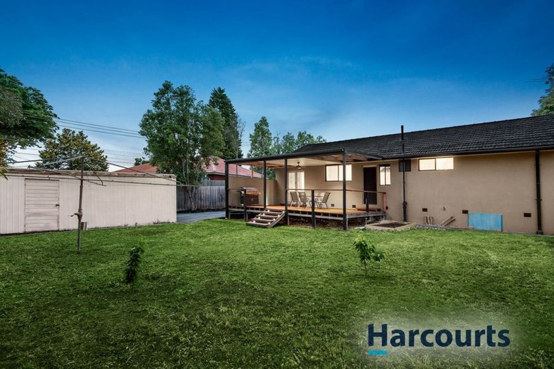 Photo - 29 Pentlowe Road, Wantirna South VIC 3152 - Image 9