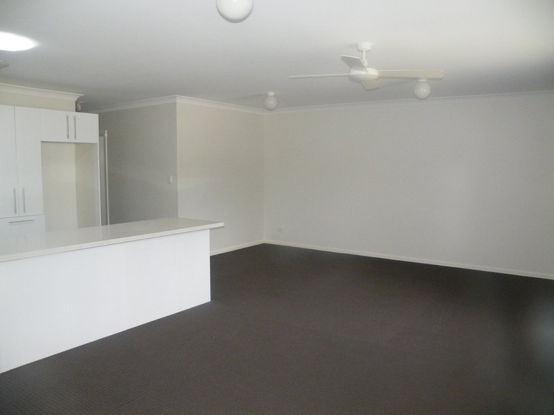 Photo - 2/9 Phillip Street, Quirindi NSW 2343 - Image 4