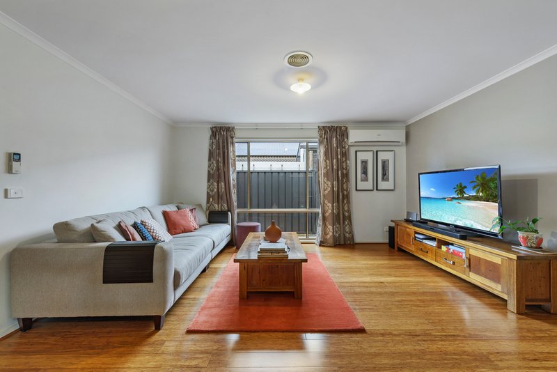 Photo - 29 Pilgrim Drive, Hillside VIC 3037 - Image 3