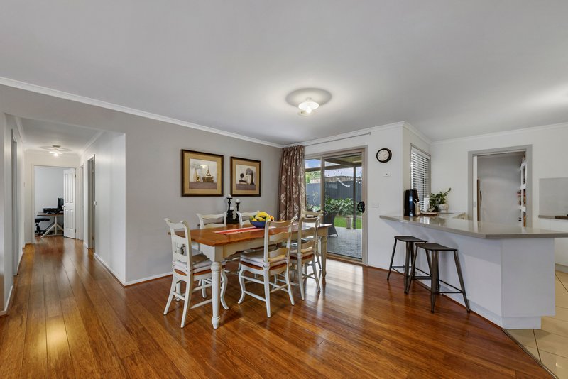 Photo - 29 Pilgrim Drive, Hillside VIC 3037 - Image 6