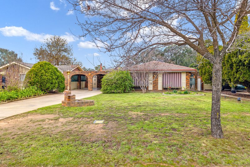 29 Pinaroo Drive, Glenfield Park NSW 2650