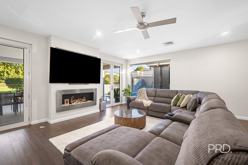 Photo - 29 Plunkett Drive, Lake Albert NSW 2650 - Image 6
