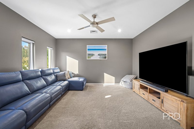 Photo - 29 Plunkett Drive, Lake Albert NSW 2650 - Image 8