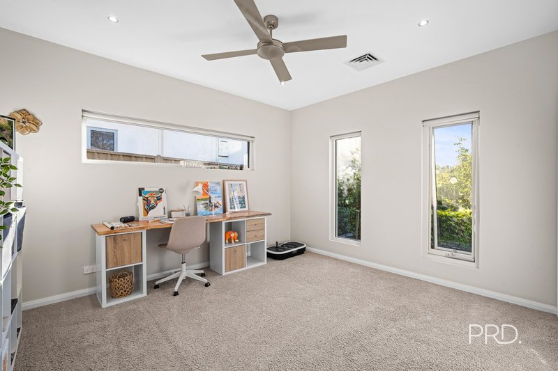 Photo - 29 Plunkett Drive, Lake Albert NSW 2650 - Image 11