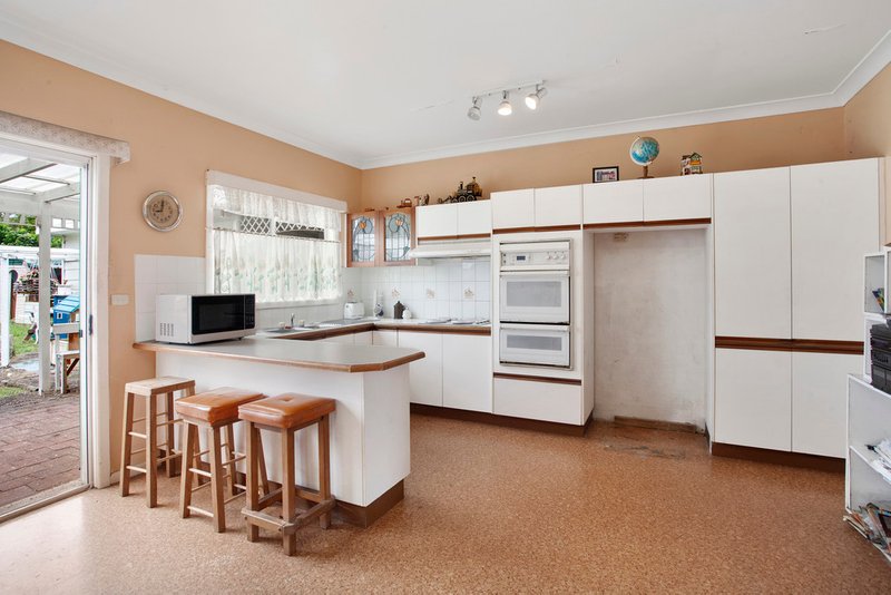 Photo - 29 Point Street, Bateau Bay NSW 2261 - Image 7