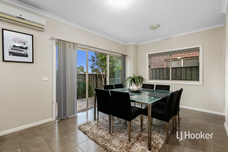 Photo - 2/9 Polesden Mews, Roxburgh Park VIC 3064 - Image 4