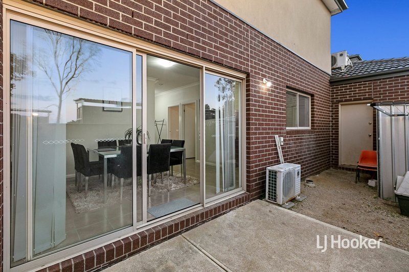 Photo - 2/9 Polesden Mews, Roxburgh Park VIC 3064 - Image 10