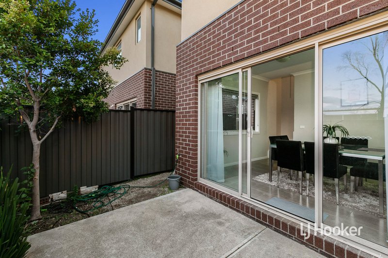 Photo - 2/9 Polesden Mews, Roxburgh Park VIC 3064 - Image 11