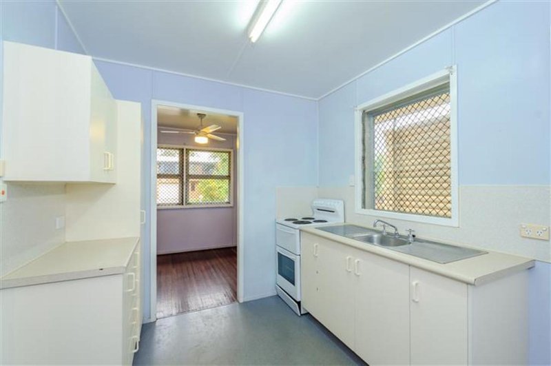 Photo - 29 Quoin Street, West Gladstone QLD 4680 - Image 2