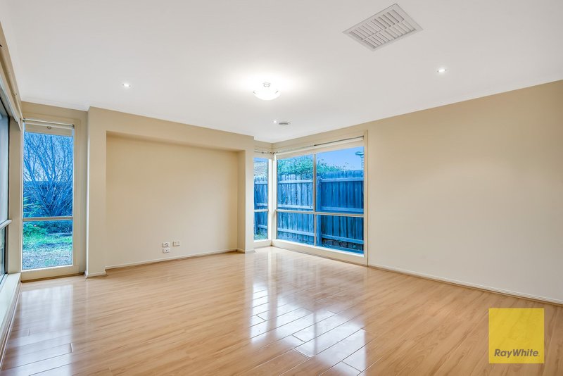 Photo - 29 Rebecca Promenade, Tarneit VIC 3029 - Image 5