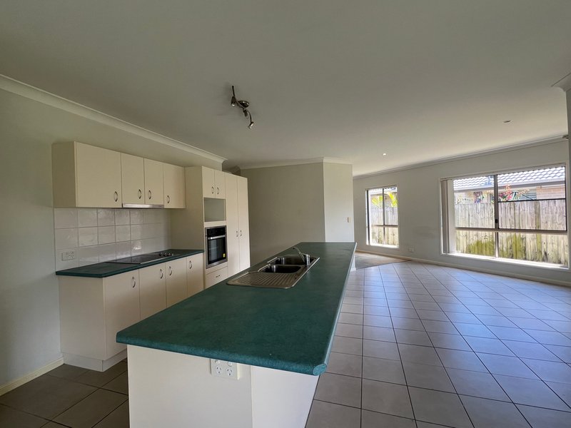 Photo - 29 Reeders Street, Sandstone Point QLD 4511 - Image 3