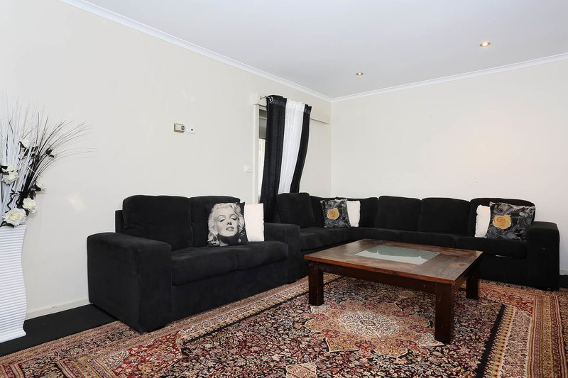 Photo - 29 Regal Avenue, Thomastown VIC 3074 - Image 3