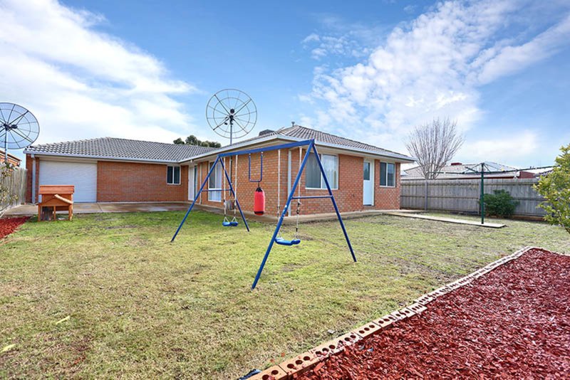 Photo - 29 Rhine Drive, Roxburgh Park VIC 3064 - Image 11