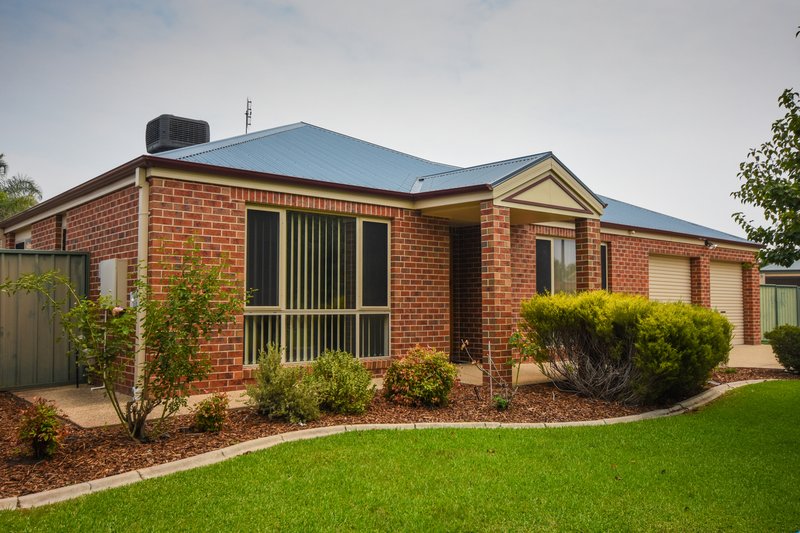 29 Robbins Drive, East Albury NSW 2640