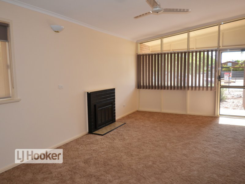 Photo - 29 Roberts Crescent, Gillen NT 0870 - Image 2