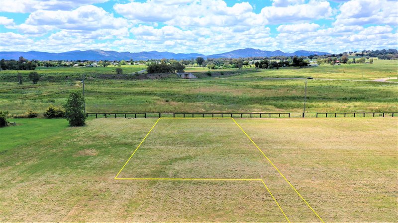 Photo - 29 Robey Avenue, Quirindi NSW 2343 - Image 3