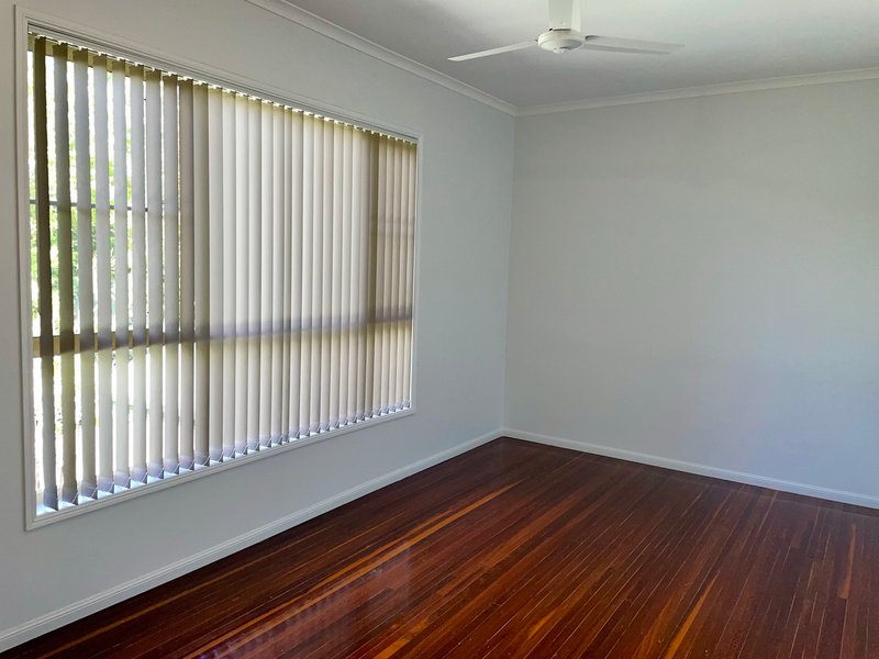 Photo - 2/9 Robin Street, Slade Point QLD 4740 - Image 9