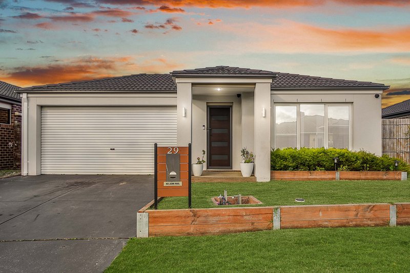 29 Rosella Avenue, Pakenham VIC 3810