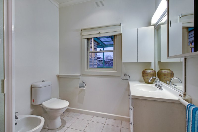 Photo - 29 Rosenthal Crescent, Reservoir VIC 3073 - Image 7