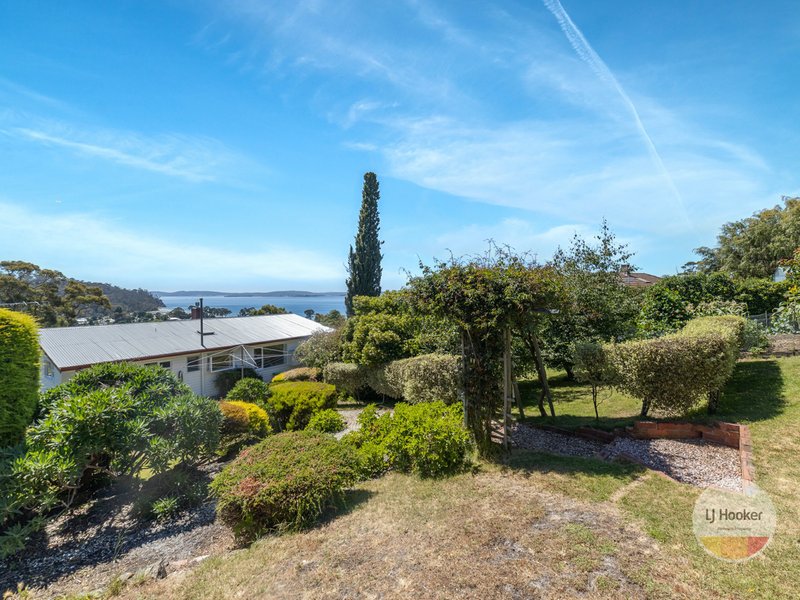 Photo - 29 Roslyn Avenue, Kingston Beach TAS 7050 - Image 2