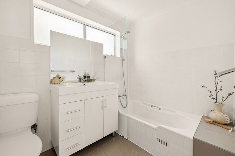 Photo - 2/9 Rowe Street, Freshwater NSW 2096 - Image 5