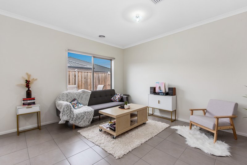 Photo - 29 Rowling Drive, Officer VIC 3809 - Image 6