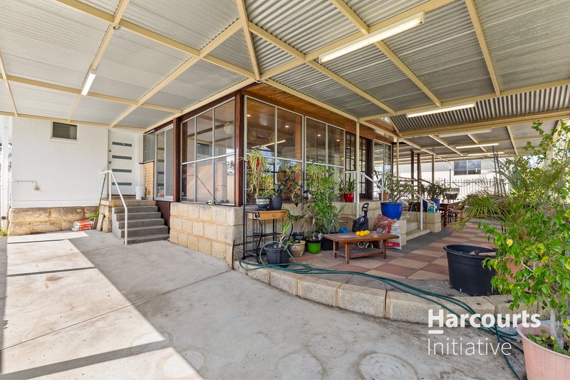 Photo - 29 Roxwell Way, Girrawheen WA 6064 - Image 19