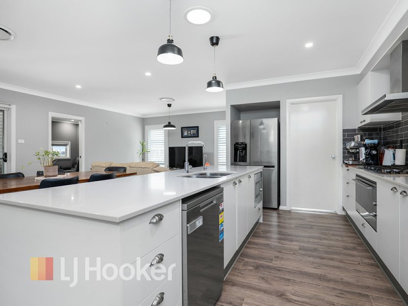 Photo - 29 Royal Avenue, Medowie NSW 2318 - Image 3