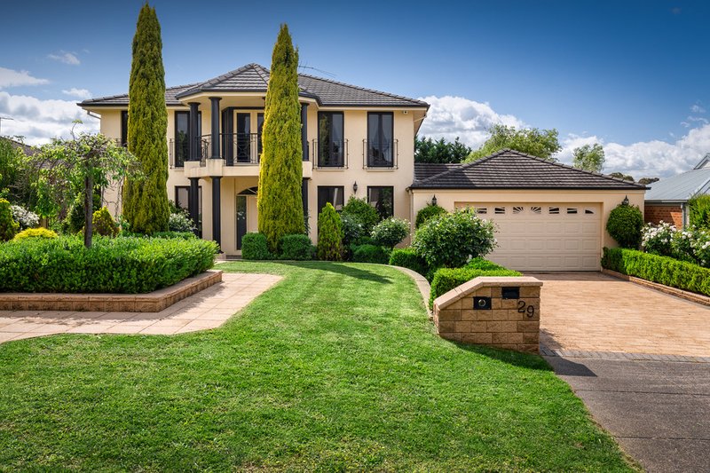 29 Rydaldene Way, Berwick VIC 3806