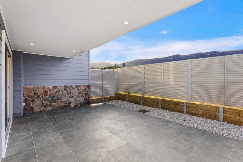 Photo - 29 Saddleback Cres , Kembla Grange NSW 2526 - Image 5